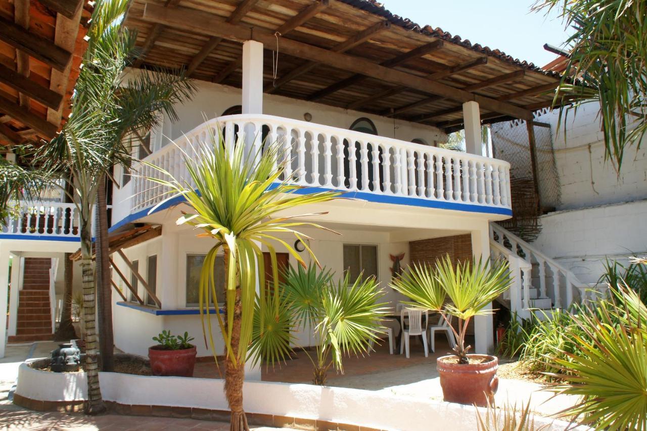 Hotel Villa Nirvana เปียเดลาคูเอสตา ภายนอก รูปภาพ